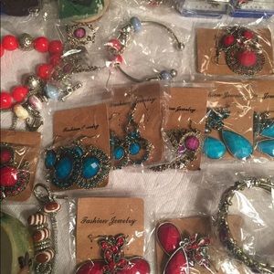 Fashion Jewelry A Lot 16 earnings And 9 bracelet